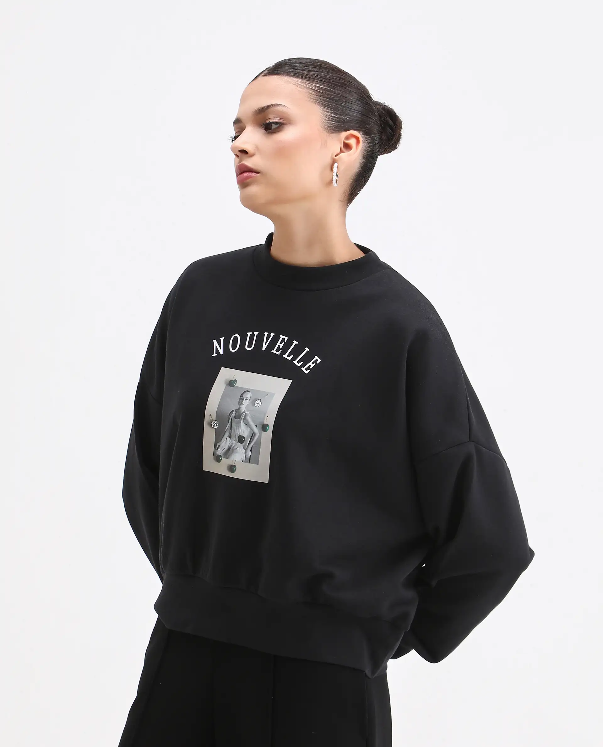 Rareism Women's Flen Black Cotton Blend Crew Neck Oversize Fit Graphic Print Sweatshirt