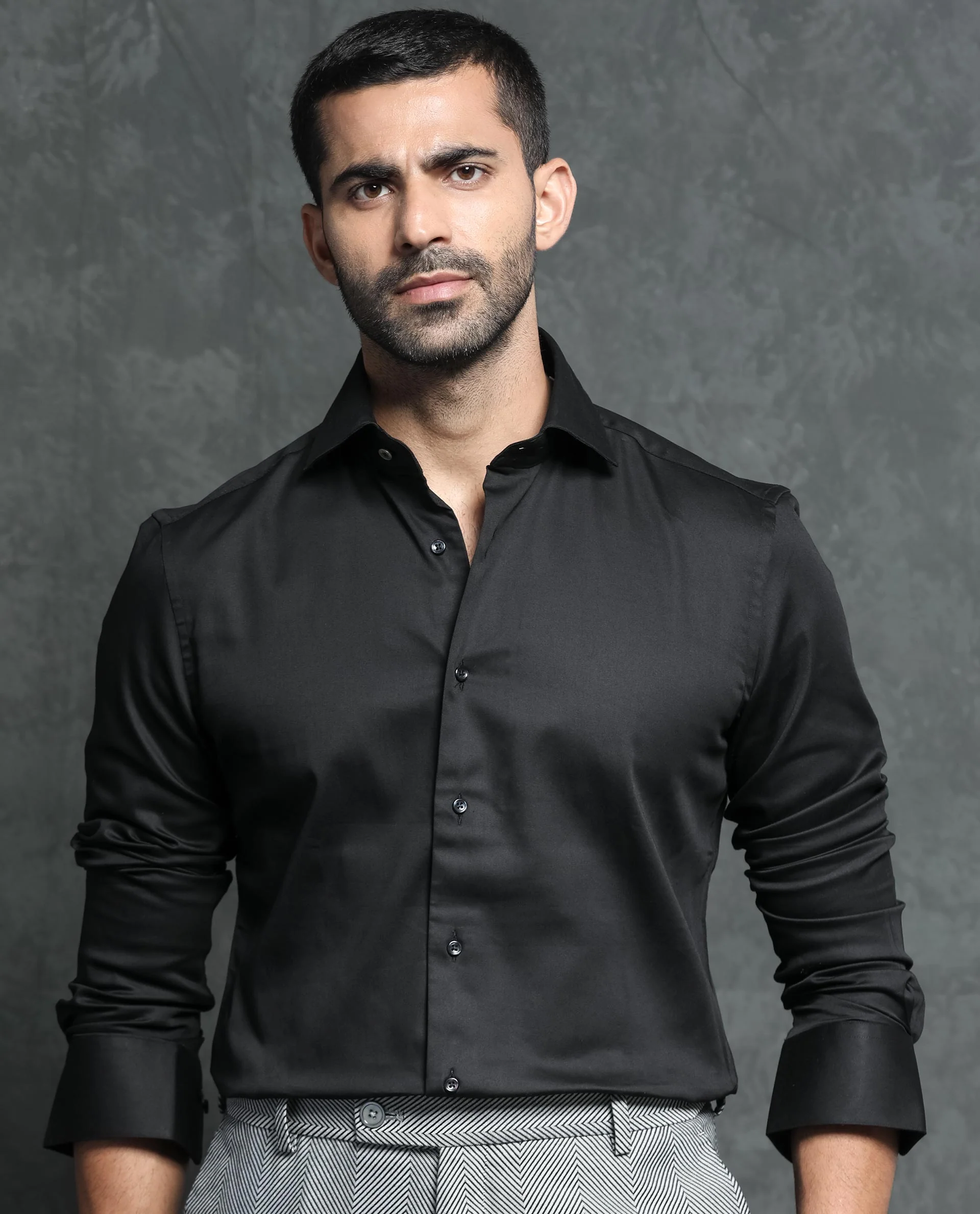 Rare Rabbit Men's Ronas Black Cotton Plain Tailored Fit Full Sleeve Spread Collar Shirt